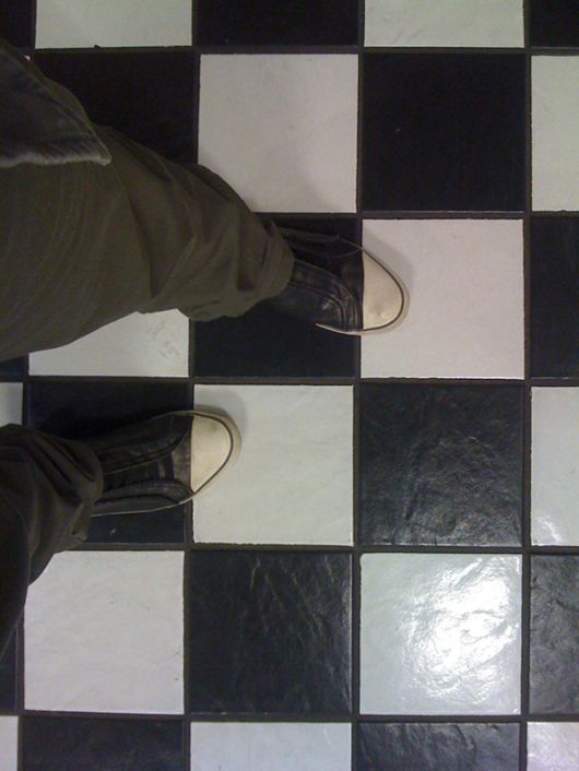 Some People Who Accidentally Dressed Like Their Surroundings