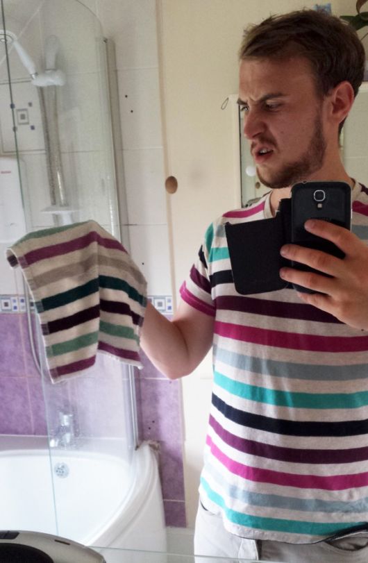 Some People Who Accidentally Dressed Like Their Surroundings