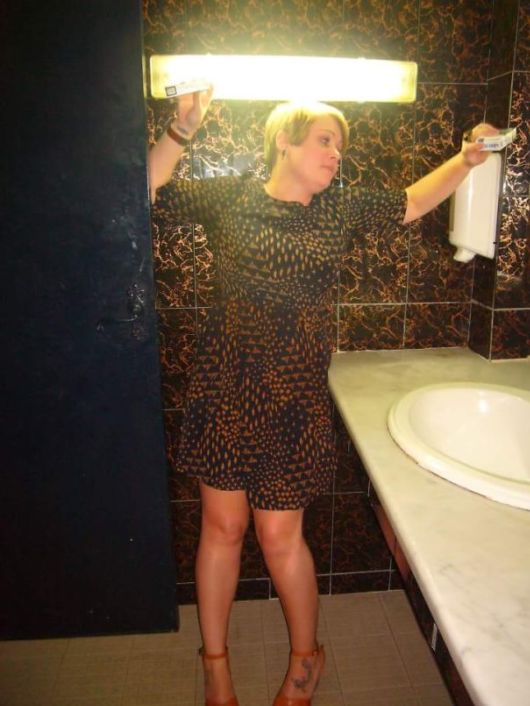 Some People Who Accidentally Dressed Like Their Surroundings