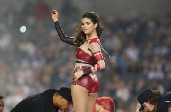 Selena Gomez Performs At An NFL Game