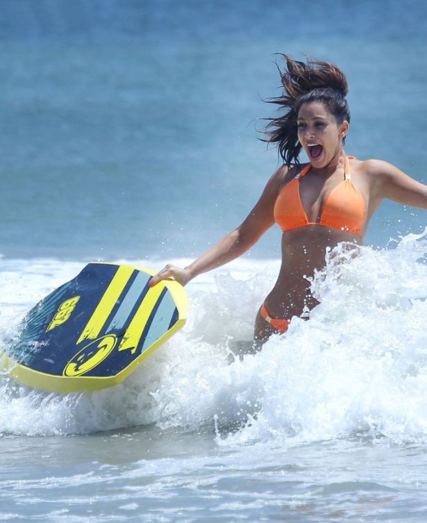 Miss Kardashian Surfing In Mexico