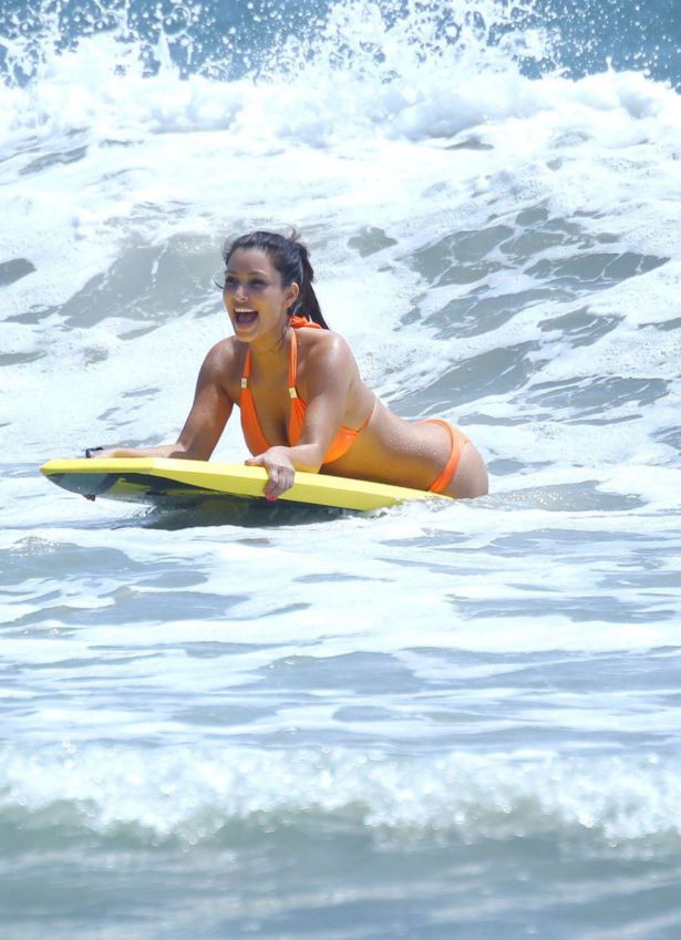 Miss Kardashian Surfing In Mexico