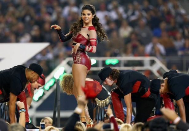 Selena Gomez Performs At An NFL Game